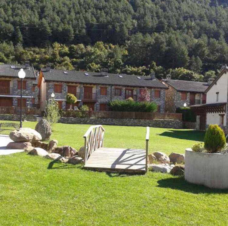 Pico Almanzor Villa Villanua Bagian luar foto