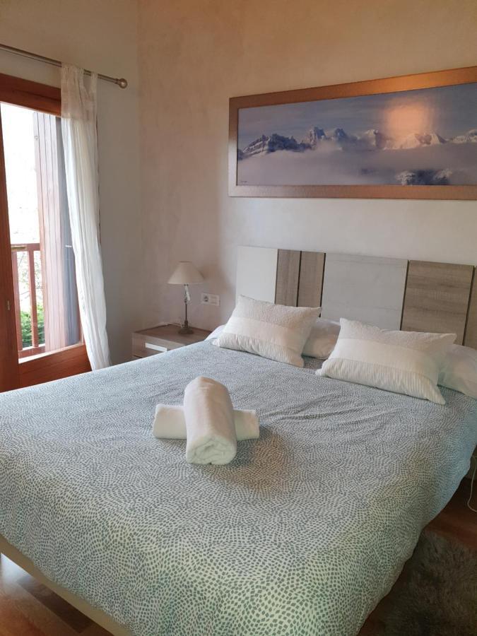 Pico Almanzor Villa Villanua Bagian luar foto
